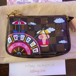 LV Christmas Animation 2020 Mini Pochette